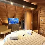 Le Montagnard En Bois * La Bresse