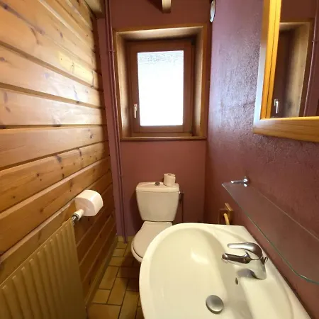 Le Montagnard En Bois 木屋 *